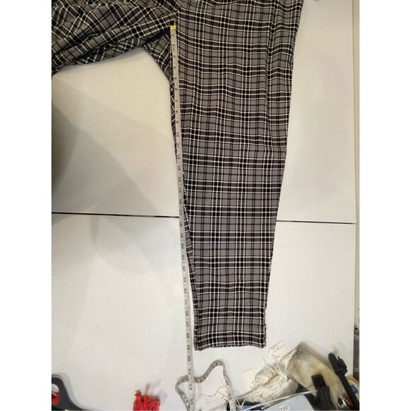Hot Topic black white women’s plaid trousers 2 or 2X. NWT - Picture 5 of 7